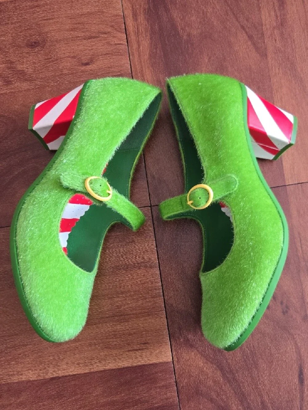 Hot Chocolate Design Grinch Green Fuzzy Mary Jane Heels - Women's Sz 38/8